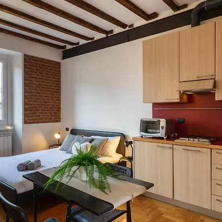 Pit Stop - Navigli Apartman