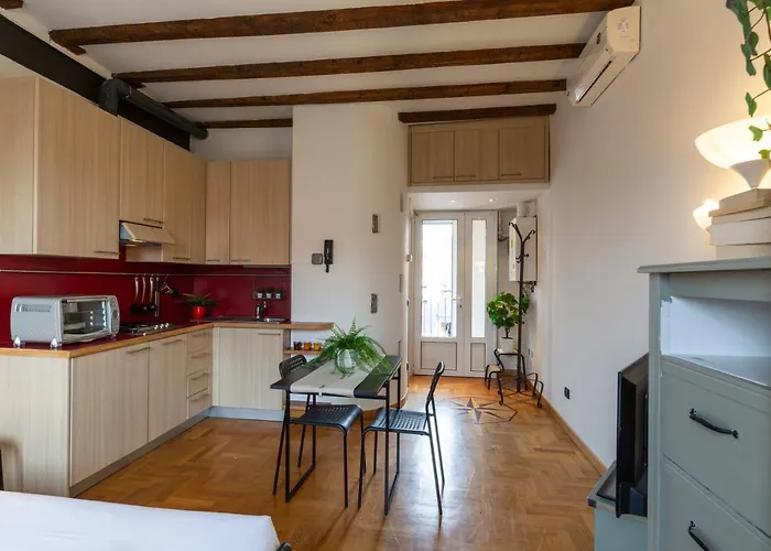 Pit Stop - Navigli *