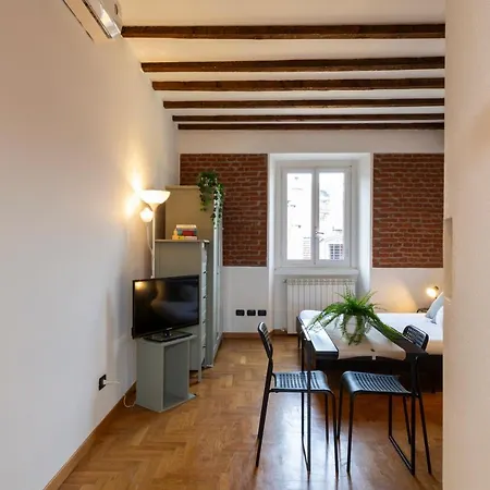 Pit Stop - Navigli * Milaan